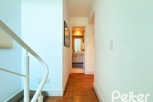 Casa em Condomínio à venda com 271m², 3 dormitórios, 1 suíte, 2 vagas, no bairro Vila Assunção em Porto Alegre