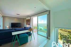 Casa em Condomínio à venda com 271m², 3 dormitórios, 1 suíte, 2 vagas, no bairro Vila Assunção em Porto Alegre