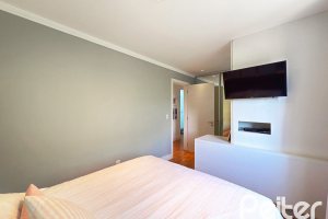 Casa em Condomínio à venda com 271m², 3 dormitórios, 1 suíte, 2 vagas, no bairro Vila Assunção em Porto Alegre