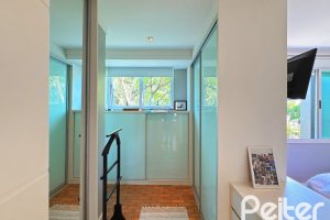 Casa em Condomínio à venda com 271m², 3 dormitórios, 1 suíte, 2 vagas, no bairro Vila Assunção em Porto Alegre