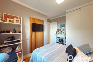 Casa em Condomínio à venda com 271m², 3 dormitórios, 1 suíte, 2 vagas, no bairro Vila Assunção em Porto Alegre