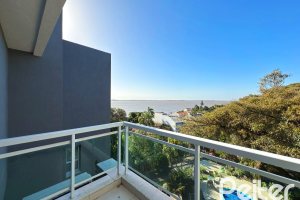 Casa em Condomínio à venda com 271m², 3 dormitórios, 1 suíte, 2 vagas, no bairro Vila Assunção em Porto Alegre