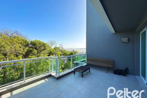 Casa em Condomínio à venda com 271m², 3 dormitórios, 1 suíte, 2 vagas, no bairro Vila Assunção em Porto Alegre