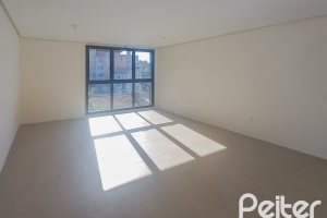 Comercial à venda com 31m², 1 vaga, no bairro Tristeza em Porto Alegre