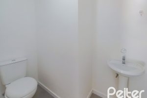 Comercial à venda com 31m², 1 vaga, no bairro Tristeza em Porto Alegre