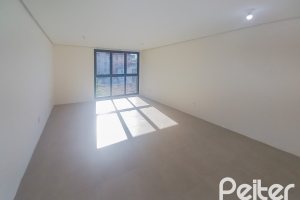 Comercial à venda com 31m², 1 vaga, no bairro Tristeza em Porto Alegre