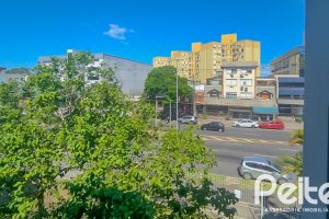 Apartamento à venda com 61m², 2 dormitórios, no bairro Tristeza em Porto Alegre