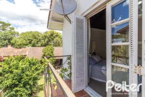 Casa à venda com 170m², 3 dormitórios, 1 suíte, 2 vagas, no bairro Ipanema em Porto Alegre