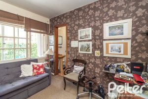 Casa à venda com 170m², 3 dormitórios, 1 suíte, 2 vagas, no bairro Ipanema em Porto Alegre