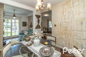 Casa à venda com 170m², 3 dormitórios, 1 suíte, 2 vagas, no bairro Ipanema em Porto Alegre