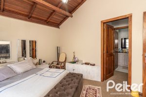 Casa à venda com 170m², 3 dormitórios, 1 suíte, 2 vagas, no bairro Ipanema em Porto Alegre