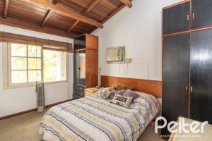 Casa à venda com 170m², 3 dormitórios, 1 suíte, 2 vagas, no bairro Ipanema em Porto Alegre