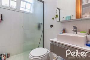 Casa à venda com 170m², 3 dormitórios, 1 suíte, 2 vagas, no bairro Ipanema em Porto Alegre