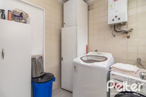 Casa à venda com 170m², 3 dormitórios, 1 suíte, 2 vagas, no bairro Ipanema em Porto Alegre