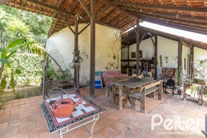 Casa à venda com 170m², 3 dormitórios, 1 suíte, 2 vagas, no bairro Ipanema em Porto Alegre