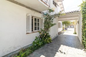 Casa à venda com 170m², 3 dormitórios, 1 suíte, 2 vagas, no bairro Ipanema em Porto Alegre