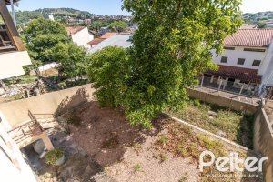 Casa à venda com 226m², 3 dormitórios, 1 suíte, 4 vagas, no bairro Ipanema em Porto Alegre