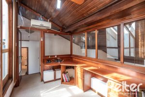 Casa à venda com 227m², 3 dormitórios, 1 suíte, 3 vagas, no bairro Tristeza em Porto Alegre