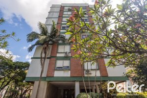 Apartamento à venda com 115m², 3 dormitórios, 1 suíte, 1 vaga, no bairro Menino Deus em Porto Alegre