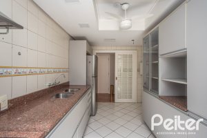 Apartamento à venda com 115m², 3 dormitórios, 1 suíte, 1 vaga, no bairro Menino Deus em Porto Alegre