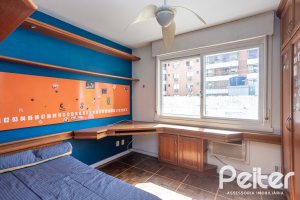 Apartamento à venda com 115m², 3 dormitórios, 1 suíte, 1 vaga, no bairro Menino Deus em Porto Alegre