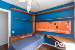 Apartamento à venda com 115m², 3 dormitórios, 1 suíte, 1 vaga, no bairro Menino Deus em Porto Alegre