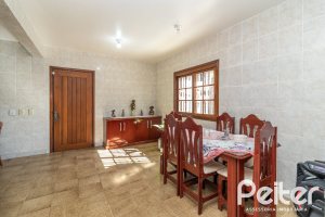 Casa à venda com 267m², 3 dormitórios, 1 suíte, 1 vaga, no bairro Sétimo Céu em Porto Alegre