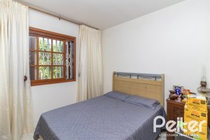 Casa à venda com 267m², 3 dormitórios, 1 suíte, 1 vaga, no bairro Sétimo Céu em Porto Alegre