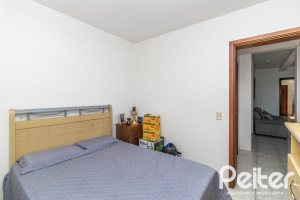 Casa à venda com 267m², 3 dormitórios, 1 suíte, 1 vaga, no bairro Sétimo Céu em Porto Alegre