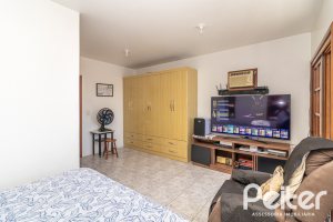 Casa à venda com 267m², 3 dormitórios, 1 suíte, 1 vaga, no bairro Sétimo Céu em Porto Alegre