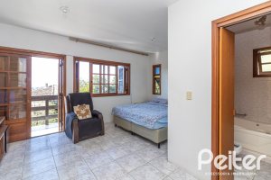Casa à venda com 267m², 3 dormitórios, 1 suíte, 1 vaga, no bairro Sétimo Céu em Porto Alegre