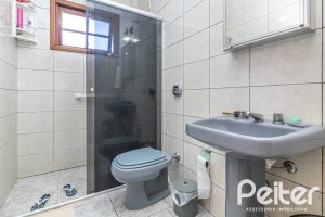 Casa à venda com 267m², 3 dormitórios, 1 suíte, 1 vaga, no bairro Sétimo Céu em Porto Alegre