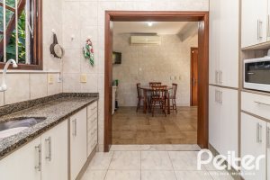 Casa à venda com 267m², 3 dormitórios, 1 suíte, 1 vaga, no bairro Sétimo Céu em Porto Alegre