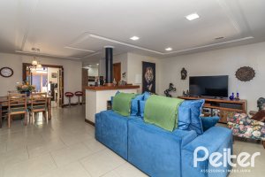 Casa em Condomínio à venda com 186m², 3 dormitórios, 1 suíte, 2 vagas, no bairro Hípica em Porto Alegre