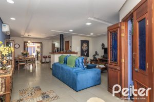 Casa em Condomínio à venda com 186m², 3 dormitórios, 1 suíte, 2 vagas, no bairro Hípica em Porto Alegre