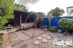 Casa em Condomínio à venda com 186m², 3 dormitórios, 1 suíte, 2 vagas, no bairro Hípica em Porto Alegre