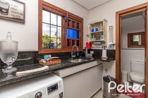 Casa em Condomínio à venda com 186m², 3 dormitórios, 1 suíte, 2 vagas, no bairro Hípica em Porto Alegre