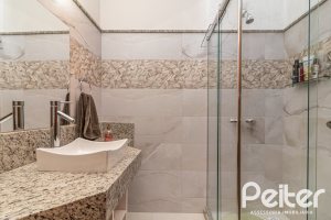 Casa em Condomínio à venda com 186m², 3 dormitórios, 1 suíte, 2 vagas, no bairro Hípica em Porto Alegre