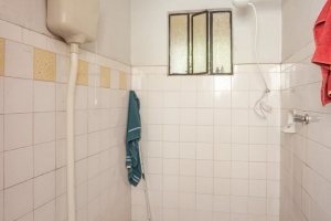 Casa à venda com 280m², 4 dormitórios, 1 suíte, 6 vagas, no bairro Cristal em Porto Alegre