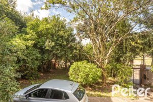 Casa à venda com 280m², 4 dormitórios, 1 suíte, 6 vagas, no bairro Cristal em Porto Alegre