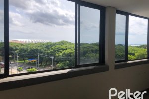 Comercial à venda com 24m², no bairro Menino Deus em Porto Alegre