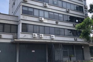 Comercial à venda com 24m², no bairro Menino Deus em Porto Alegre