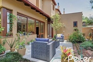 Casa em Condomínio à venda com 338m², 3 dormitórios, 1 suíte, 2 vagas, no bairro Tristeza em PORTO ALEGRE