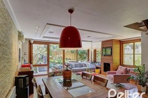 Casa em Condomínio à venda com 338m², 3 dormitórios, 1 suíte, 2 vagas, no bairro Tristeza em PORTO ALEGRE