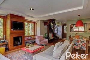 Casa em Condomínio à venda com 338m², 3 dormitórios, 1 suíte, 2 vagas, no bairro Tristeza em PORTO ALEGRE