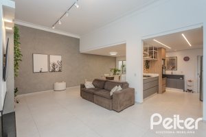 Casa à venda com 155m², 3 dormitórios, 3 suítes, 2 vagas, no bairro Espírito Santo em Porto Alegre