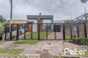 Casa à venda com 155m², 3 dormitórios, 3 suítes, 2 vagas, no bairro Espírito Santo em Porto Alegre