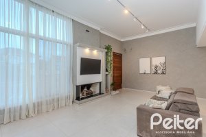 Casa à venda com 155m², 3 dormitórios, 3 suítes, 2 vagas, no bairro Espírito Santo em Porto Alegre