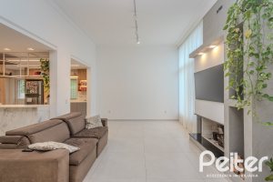Casa à venda com 155m², 3 dormitórios, 3 suítes, 2 vagas, no bairro Espírito Santo em Porto Alegre