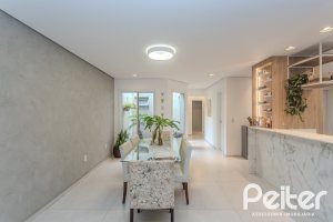 Casa à venda com 155m², 3 dormitórios, 3 suítes, 2 vagas, no bairro Espírito Santo em Porto Alegre
